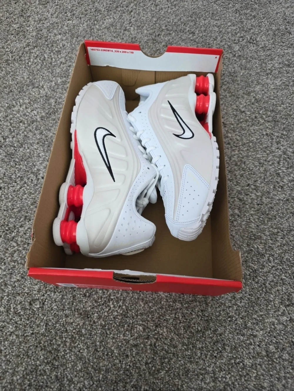 Nike Youth Shox R4 GS White Phantom Red Running Shoes CW2626-102 Size 6.5Y NEW